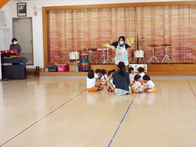 音で遊ぼう すみれ たんぽぽ きく組 宮崎学園短期大学附属清武みどり幼稚園公式ウェブサイト宮崎学園短期大学附属清武みどり幼稚園公式ウェブサイト